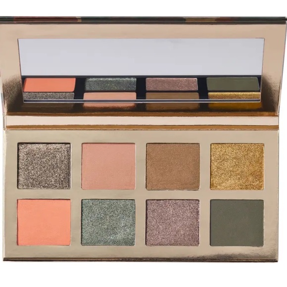 Stila Other - 🥳🥳🥳HP🥳🥳🥳Camouflage Beauty Eyeshadow Palette
STILA